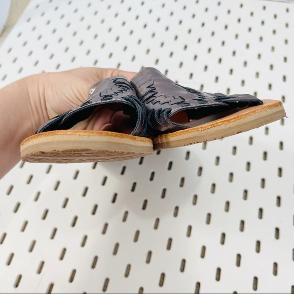 SBICCA Jared Metallic Blue Leather Huarache Peep Toe Flats - 8 - Picture 7 of 10